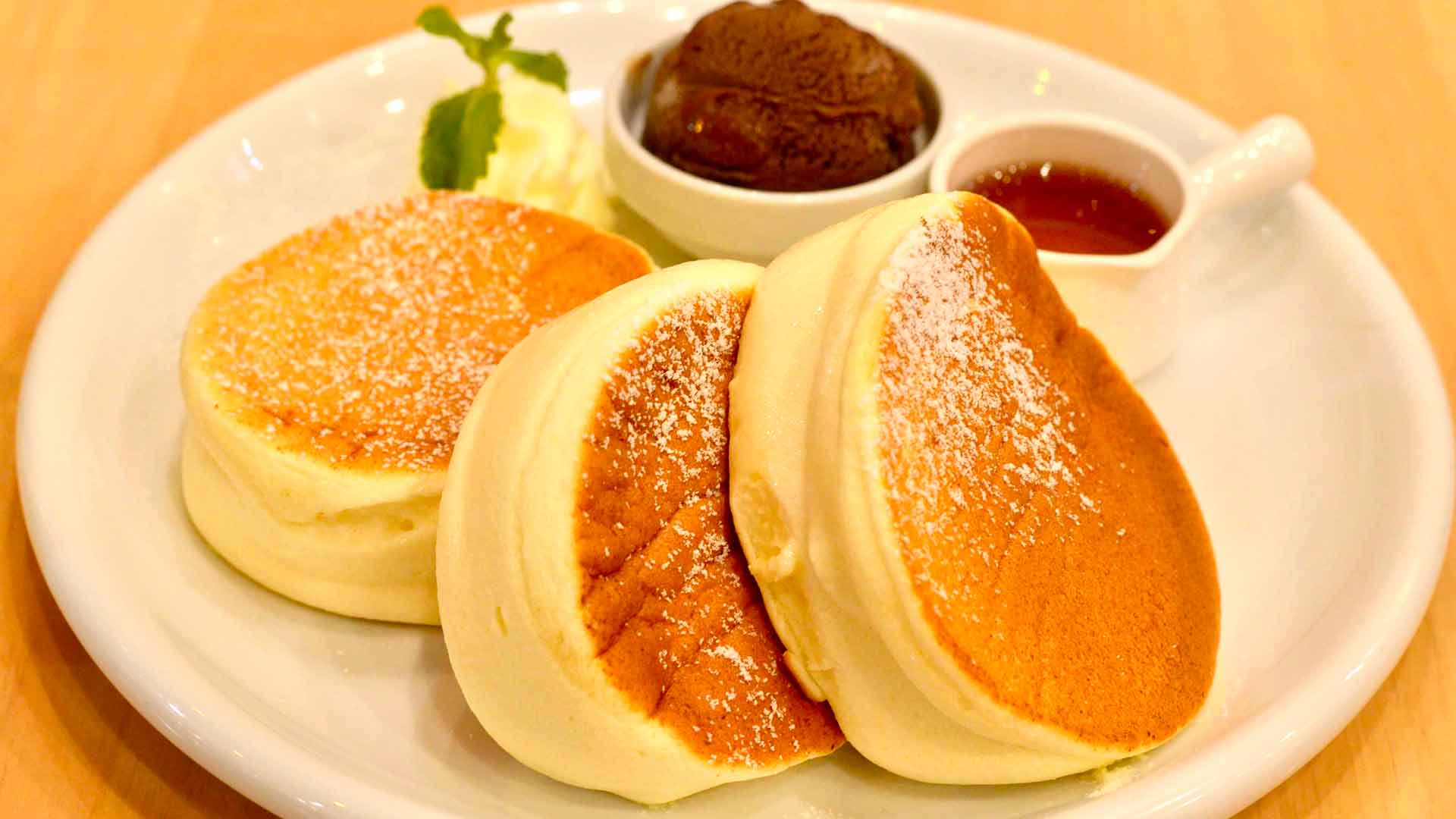 Cafes with the Fluffiest Japanese Pancakes in Tokyo byFood